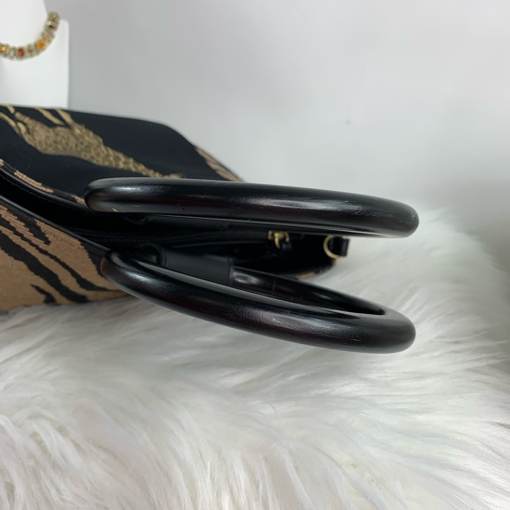 Bueno black wooden handle bag with giraffe design - Picture 3 of 8